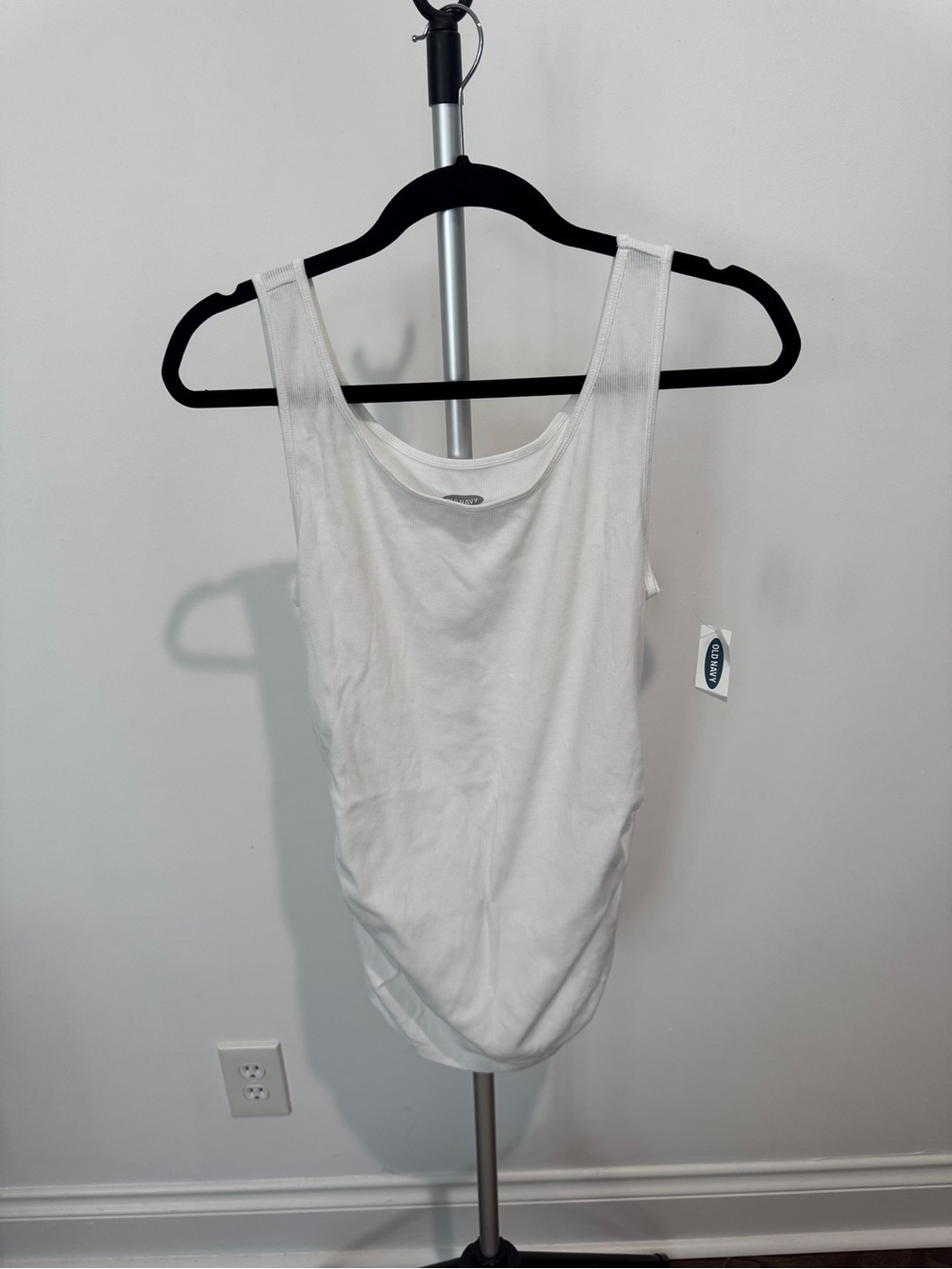 Old Navy White Scoop Neck Tank Top